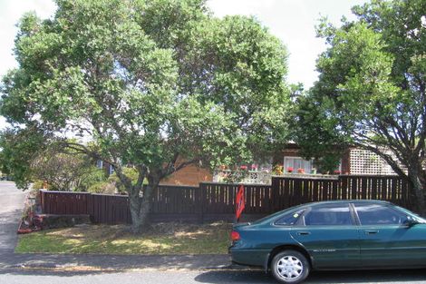 Photo of property in 2/3 Camelot Place, Glenfield, Auckland, 0629
