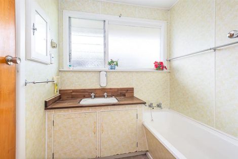 Photo of property in 37 Kent Lodge Avenue, Avonhead, Christchurch, 8042