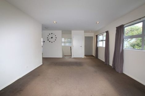 Photo of property in 2/49 Lysander Crescent, Beach Haven, Auckland, 0626