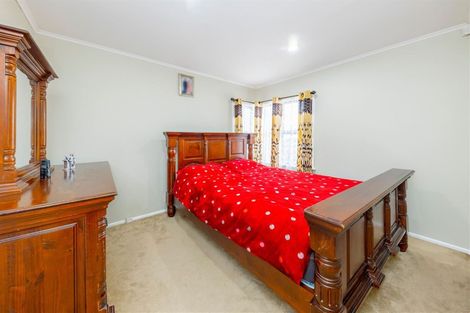 Photo of property in 5 Lloyd Avenue, Papatoetoe, Auckland, 2025