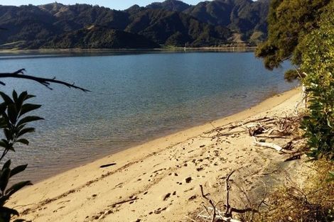Photo of property in 180 Totaranui Road, Wainui Bay, Takaka, 7183