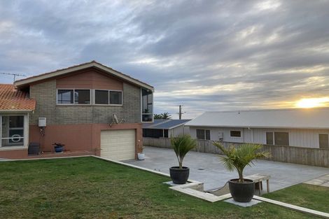 Photo of property in 3 Dixon Street, Oakura, 4314