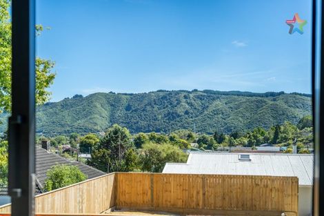 Photo of property in 18d Norana Road, Maoribank, Upper Hutt, 5018