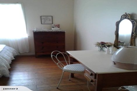 Photo of property in 58 Jellicoe Street, Martinborough, 5711