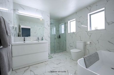 Photo of property in 20d Kaurilands Road, Titirangi, Auckland, 0604