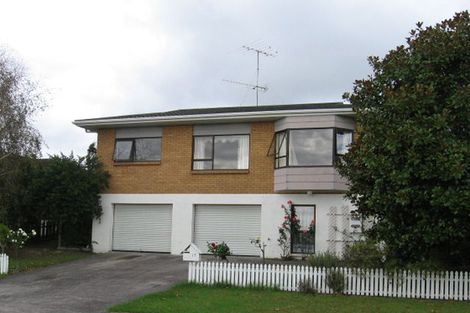 Photo of property in 17 Petrel Place, Massey, Auckland, 0614