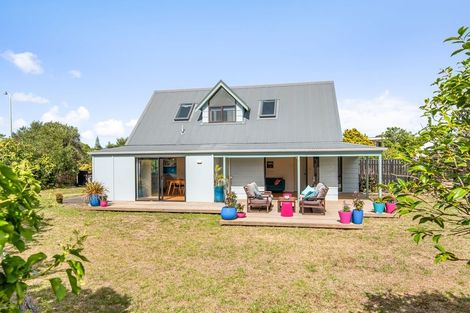 Photo of property in 9 Nuhaka Place, Paraparaumu Beach, Paraparaumu, 5032