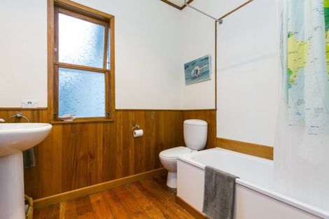 Photo of property in 71 Severn Street, Island Bay, Wellington, 6023