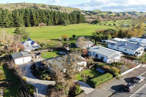 Photo of property in 15a Ruataniwha Street, Waipawa, 4210