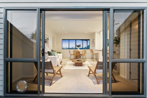 Photo of property in 208a Marine Parade, Mount Maunganui, 3116