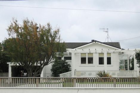 Photo of property in 60 Seaview Road, Paraparaumu Beach, Paraparaumu, 5032