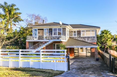 Photo of property in 31 Royal View Road, Te Atatu South, Auckland, 0610