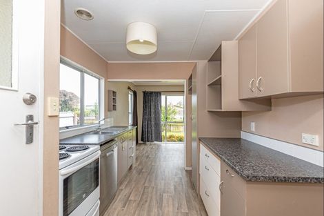 Photo of property in 40 Geraldine Crescent, Cloverlea, Palmerston North, 4412