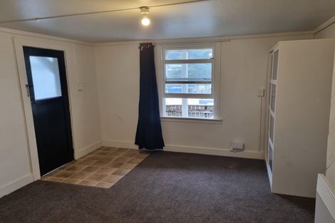 Photo of property in 129 Tasman Street, Mount Cook, Wellington, 6021