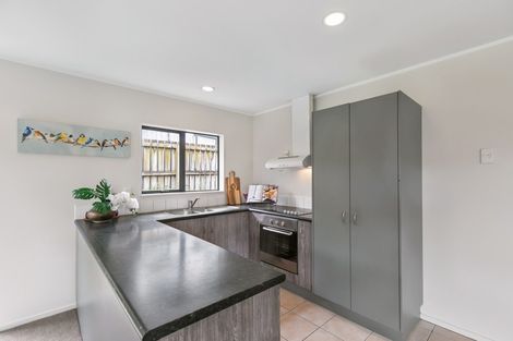 Photo of property in 64 Naylors Drive, Mangere, Auckland, 2022
