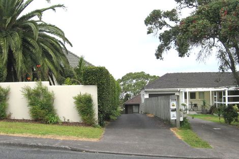 Photo of property in 14 Richards Avenue, Forrest Hill, Auckland, 0620