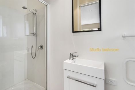 Photo of property in 39 Glenesk Road, Piha, New Lynn, 0772