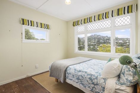 Photo of property in 4 Paisley Terrace, Karori, Wellington, 6012