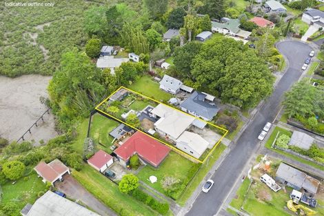 Photo of property in 28 Lowtherhurst Road, Massey, Auckland, 0614