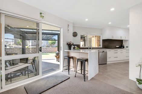 Photo of property in 84 Tauranga Place, Orewa, 0931