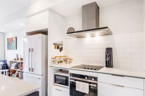 Photo of property in 32 Owen Chapman Drive, Red Beach, 0932