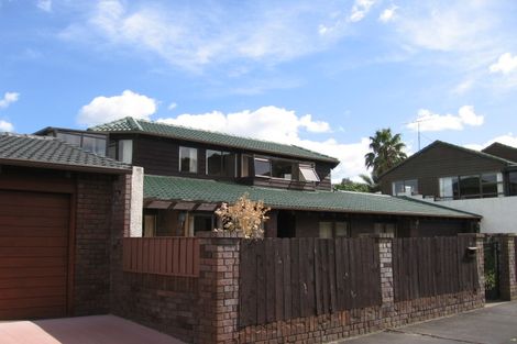 Photo of property in 1/26 Manly Esplanade, Browns Bay, Auckland, 0630