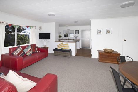 Photo of property in 7 Palm Parade, Riversdale Beach, Masterton, 5872
