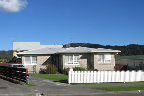 Photo of property in 4 Matariki Grove, Wainuiomata, Lower Hutt, 5014