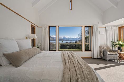 Photo of property in 186 Beacon Point Road, Wanaka, 9305