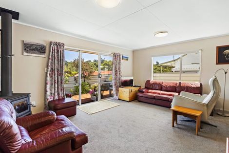 Photo of property in 7 Takanini Grove, Stokes Valley, Lower Hutt, 5019