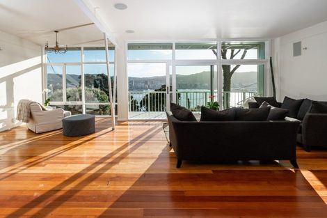 Photo of property in 37 The Crescent, Roseneath, Wellington, 6011