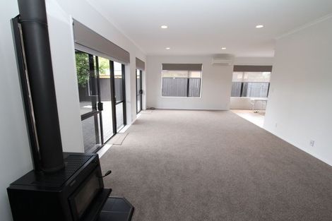 Photo of property in 38 Sandwick Drive, Weymouth, Auckland, 2103
