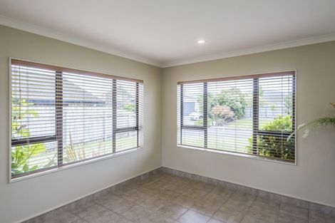 Photo of property in 8 Monarch Place, Paraparaumu Beach, Paraparaumu, 5032