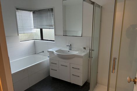 Photo of property in 2/8 Antrim Grove, Bayview, Auckland, 0629