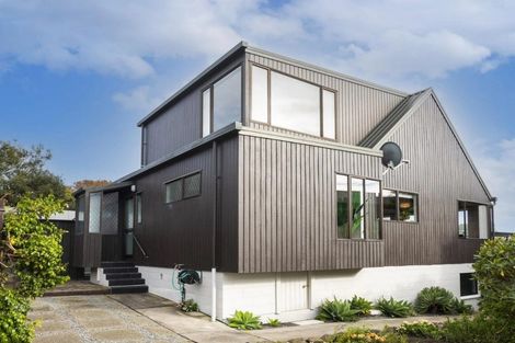 Photo of property in 1/17 Moncks Spur Road, Redcliffs, Christchurch, 8081