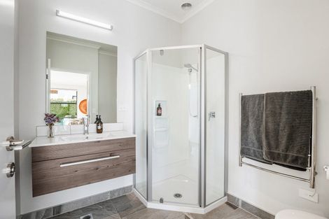 Photo of property in 16 Sacred Kingfisher Road, Hobsonville, Auckland, 0616