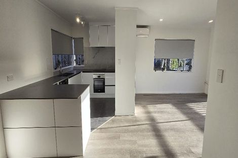 Photo of property in 2/24 Wylie Avenue, Sunnynook, Auckland, 0620