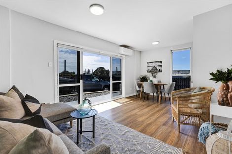 Photo of property in 38d Breakwater Road, Moturoa, New Plymouth, 4310