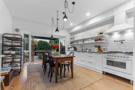 Photo of property in 64 Jeffreys Road, Fendalton, Christchurch, 8052