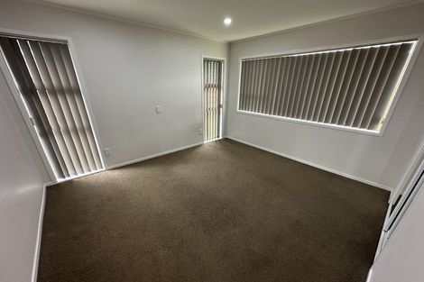 Photo of property in 2/78 Prince Regent Drive, Half Moon Bay, Auckland, 2012
