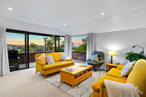 Photo of property in 43 Braemar Road, Rothesay Bay, Auckland, 0630