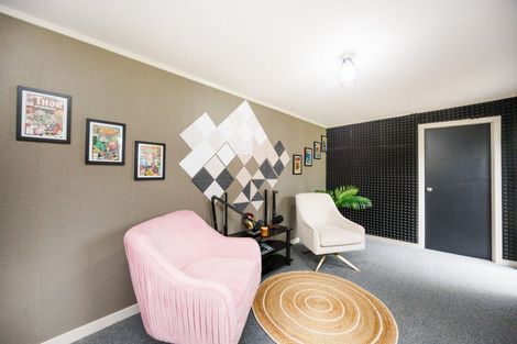 Photo of property in 27 Ferndale Place, Feilding, 4702