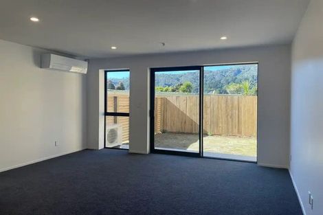 Photo of property in 71 Raukawa Street, Strathmore Park, Wellington, 6022