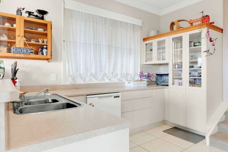Photo of property in 9 Cobbe Place, Pomare, Rotorua, 3015