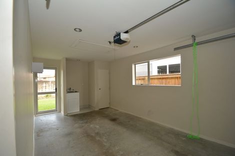Photo of property in 5a Graham Avenue, Te Atatu Peninsula, Auckland, 0610