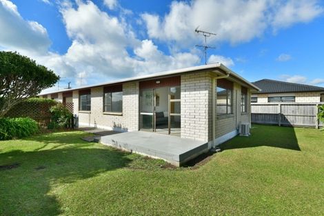 Photo of property in 2/26 Hatton Road, Orewa, 0931