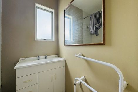 Photo of property in 15 Loughanure Place, Massey, Auckland, 0614