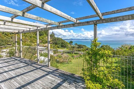 Photo of property in 6 Seavill Park Road, Kuaotunu West, Whitianga, 3592