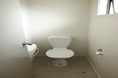 Photo of property in 19 Verdale Circle, Glen Eden, Auckland, 0602