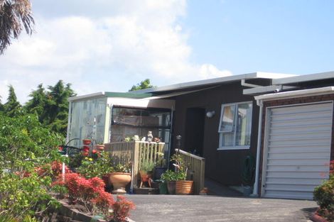 Photo of property in 2/3 Camelot Place, Glenfield, Auckland, 0629